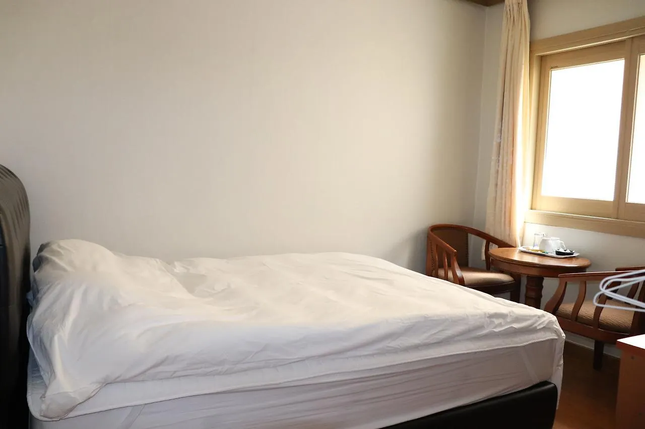 Orasung Motel Jeju
