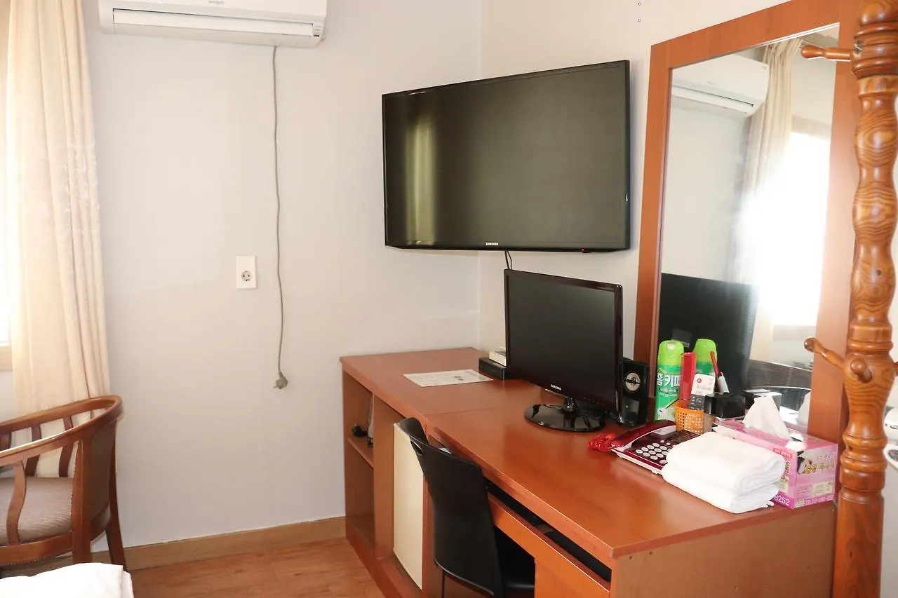 Orasung Motel Jeju