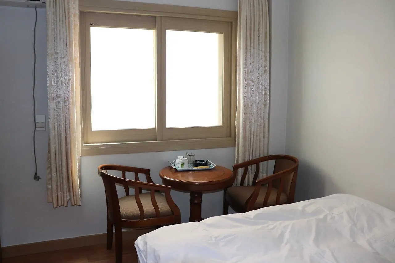 Orasung Motel Jeju
